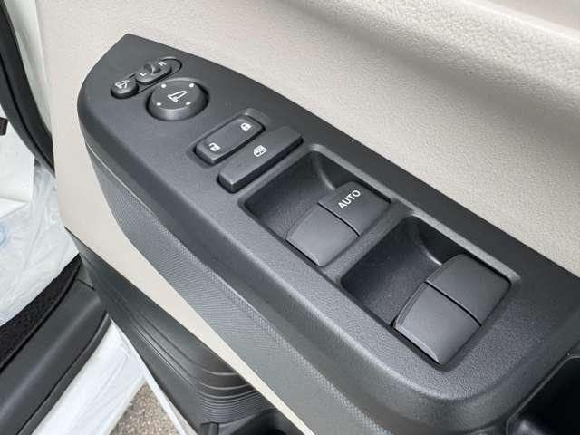 Ｎ－ＢＯＸ 　届出済未使用車フロアマット・バイザー（25枚目）