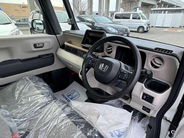 Ｎ－ＢＯＸ 　届出済未使用車フロアマット・バイザー（33枚目）