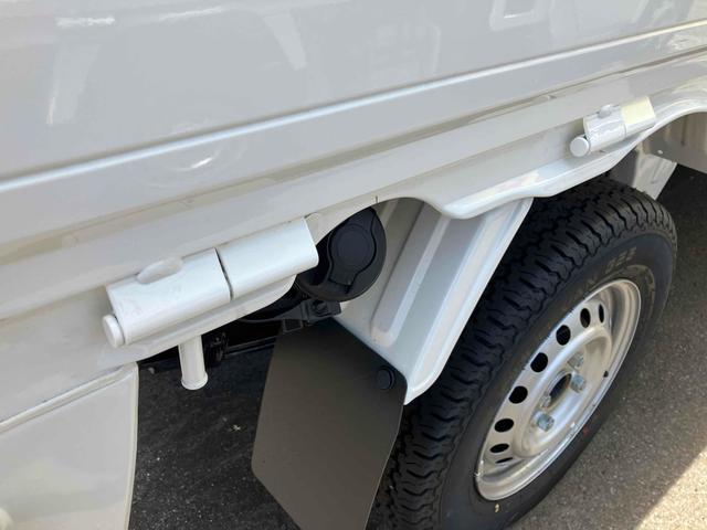 ハイゼットトラック スタンダード　４ＷＤ　届出済未使用車　軽トラック　ＣＶＴ　衝突被害軽減システム　クリアランスソナー　アイドリングストップ　オートライト　ＥＳＣ　エアコン　パワーステアリング　運転席エアバッグ　助手席エアバッグ（27枚目）