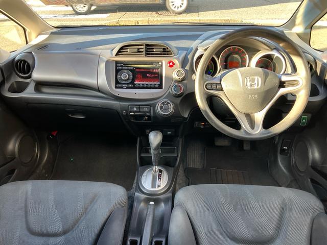 フィット Gスマートセレクション 純正CDオーディオ・バックカメラ USB入力 スマートキー 電動格納ミラー 社外アルミホイール 運転席・助手席エアバッグ(10枚目)