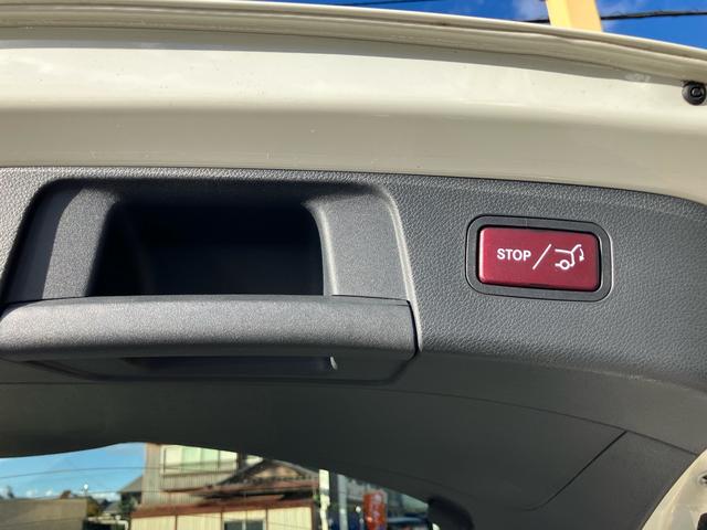 GLAクラス GLA180 純正HDDナビ フルセグTV バックカメラ ETC ドライブレコーダー スマートキー プッシュスタート サンルーフ レザーシート LEDヘッドライト 純正18インチアルミ(9枚目)