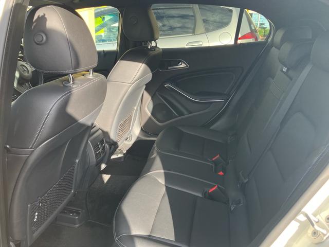 GLAクラス GLA180 純正HDDナビ フルセグTV バックカメラ ETC ドライブレコーダー スマートキー プッシュスタート サンルーフ レザーシート LEDヘッドライト 純正18インチアルミ(14枚目)