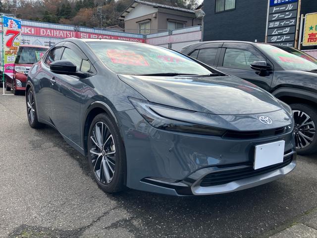 プリウス Ｚ　４ＷＤ　ワンオーナー車　純正メモリーナビ　フルセグＴＶ　全方位カメラ　Ｂｌｕｅｔｏｏｔｈオーディオ　ＥＴＣ　デジタルインナーミラー　パノラマルーフ　純正１９インチアルミ　オートクルーズ（3枚目）