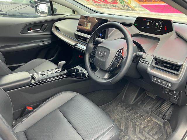 プリウス Ｚ　４ＷＤ　ワンオーナー車　純正メモリーナビ　フルセグＴＶ　全方位カメラ　Ｂｌｕｅｔｏｏｔｈオーディオ　ＥＴＣ　デジタルインナーミラー　パノラマルーフ　純正１９インチアルミ　オートクルーズ（12枚目）