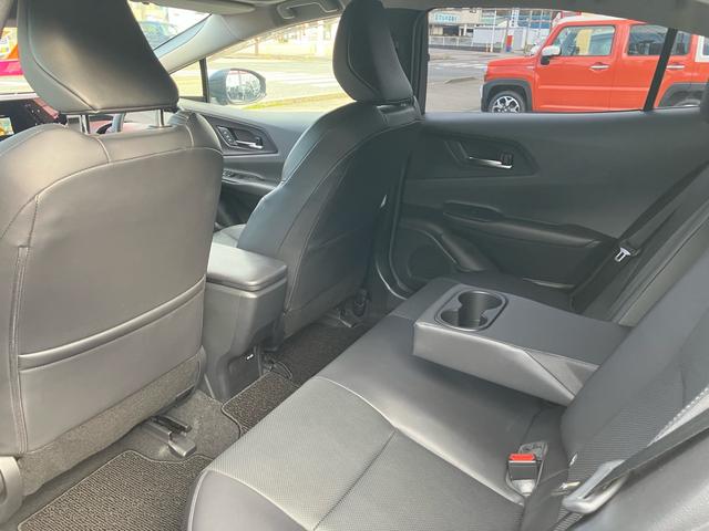 プリウス Ｚ　４ＷＤ　ワンオーナー車　純正メモリーナビ　フルセグＴＶ　全方位カメラ　Ｂｌｕｅｔｏｏｔｈオーディオ　ＥＴＣ　デジタルインナーミラー　パノラマルーフ　純正１９インチアルミ　オートクルーズ（14枚目）