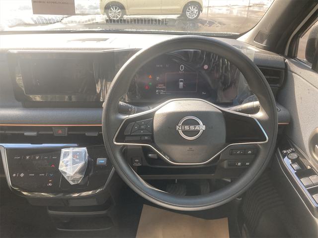 サクラ 　オートライト　電動格納ミラー　ＣＶＴ　アルミホイール　ベンチシート　エアバック　パワーウインドウ　エアコン（3枚目）