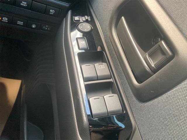 サクラ 　オートライト　電動格納ミラー　ＣＶＴ　アルミホイール　ベンチシート　エアバック　パワーウインドウ　エアコン（9枚目）