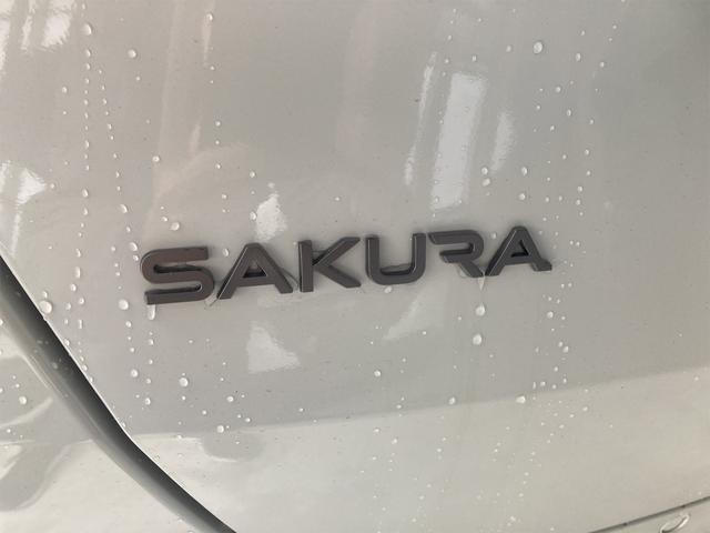 サクラ 　オートライト　電動格納ミラー　ＣＶＴ　アルミホイール　ベンチシート　エアバック　パワーウインドウ　エアコン（23枚目）