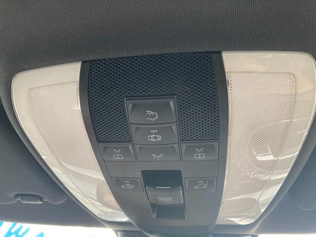 Ｃクラス Ｃ６３　ＡＭＧクーペ　バックカメラ　ナビ　クリアランスソナー　ＡＴ　サンルーフ　オートライト　電動格納ミラー　シートヒーター　アルミホイール　パワーシート　ＥＳＣ　ＣＤ　エアコン　パワーウィンドウ　運転席エアバッグ（27枚目）