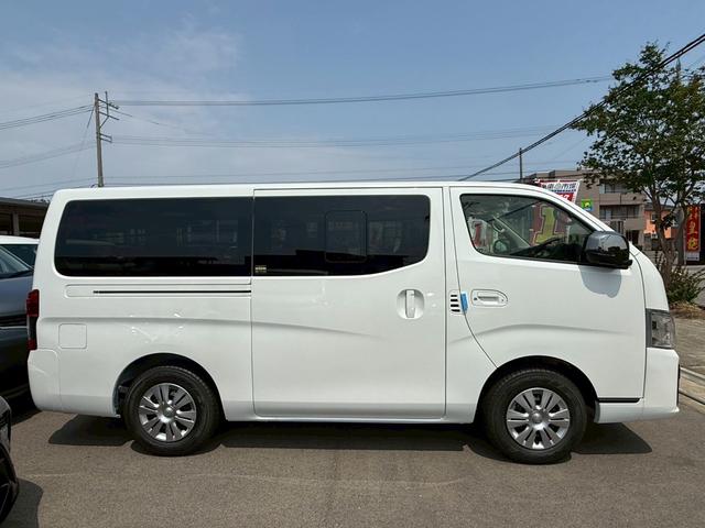 キャラバン ロンググランドプレミアムＧＸ　４ＷＤ　標準ルーフ　　寒冷地仕様　ワンタッチオートスライドドア　スクラッチシールド（6枚目）