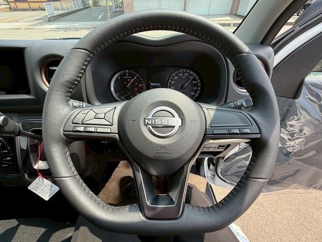 キャラバン ロンググランドプレミアムＧＸ　４ＷＤ　標準ルーフ　　寒冷地仕様　ワンタッチオートスライドドア　スクラッチシールド（13枚目）