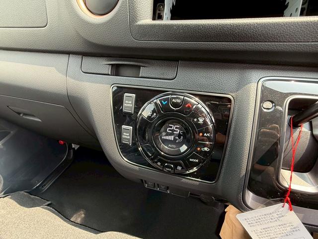 キャラバン ロンググランドプレミアムＧＸ　４ＷＤ　標準ルーフ　　寒冷地仕様　ワンタッチオートスライドドア　スクラッチシールド（16枚目）