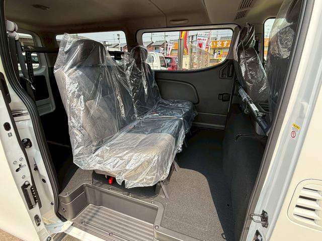 キャラバン ロンググランドプレミアムＧＸ　４ＷＤ　標準ルーフ　　寒冷地仕様　ワンタッチオートスライドドア　スクラッチシールド（24枚目）