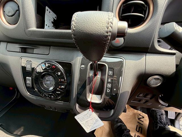 キャラバン ロンググランドプレミアムＧＸ　４ＷＤ　標準ルーフ　　寒冷地仕様　ワンタッチオートスライドドア　スクラッチシールド（27枚目）
