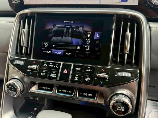 ＬＸ ＬＸ６００　クールボックス　ムーンルーフ　マークレビンソンリファレンス３Ｄサラウンドサウンドシステム　２２インチ鍛造アルミ　リヤシートエンターテイメントシステム（5枚目）