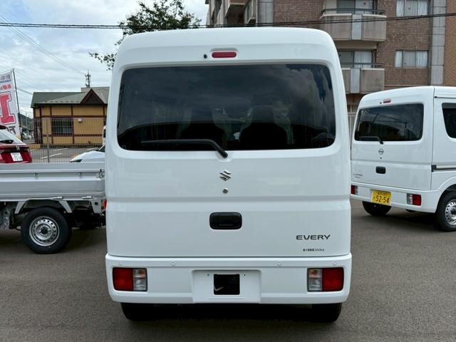 エブリイ ＰＡリミテッド　パートタイム４ＷＤ　スズキセーフティサポート　両側スライドドア　クリアランスソナー　レーンアシスト　衝突被害軽減システム　キーレスエントリー　アイドリングストップ　ＣＶＴ　盗難防止システム　ＡＢＳ（15枚目）