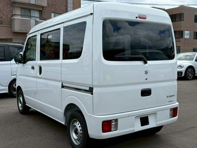 エブリイ ＰＡリミテッド　パートタイム４ＷＤ　スズキセーフティサポート　両側スライドドア　クリアランスソナー　レーンアシスト　衝突被害軽減システム　キーレスエントリー　アイドリングストップ　ＣＶＴ　盗難防止システム　ＡＢＳ（16枚目）