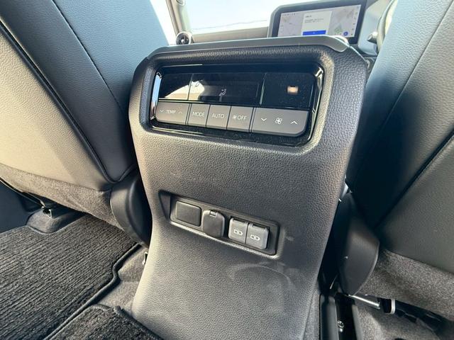 ランドクルーザー２５０ ＶＸ　モデリスタパッケージ　トヨタチームメイト　ドライバーモニターカメラ　レーンチェンジアシスト　４ＷＤ　全周囲カメラ　クリアランスソナー　オートクルーズコントロール　サンルーフ　ナビ　ＴＶ（30枚目）