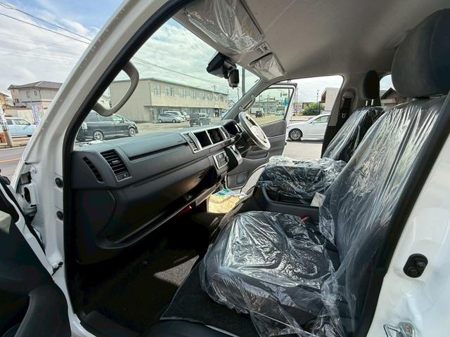 ハイエースワゴン ＧＬ　ＬＥＤヘッド　パノラミックビューモニタ　４ＷＤ　デジタルインナーミラー　パワースライドドア　フロントカメラ　クリアランスソナー　レーンアシスト　衝突被害軽減システム１００Ｖ電源（9枚目）