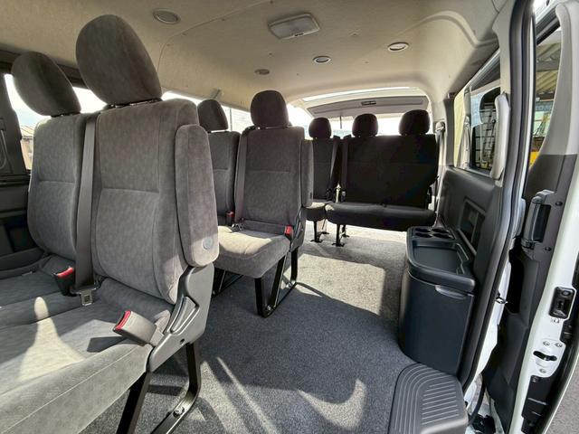 ハイエースワゴン ＧＬ　ＬＥＤヘッド　パノラミックビューモニタ　４ＷＤ　デジタルインナーミラー　パワースライドドア　フロントカメラ　クリアランスソナー　レーンアシスト　衝突被害軽減システム１００Ｖ電源（11枚目）