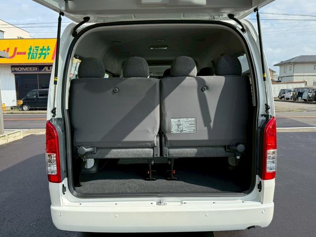 ハイエースワゴン ＧＬ　ＬＥＤヘッド　パノラミックビューモニタ　４ＷＤ　デジタルインナーミラー　パワースライドドア　フロントカメラ　クリアランスソナー　レーンアシスト　衝突被害軽減システム１００Ｖ電源（20枚目）