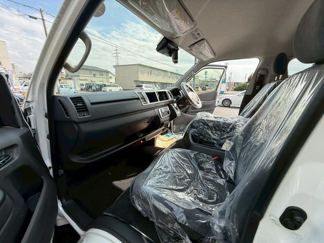 ハイエースワゴン ＧＬ　ＬＥＤヘッド　パノラミックビューモニタ　４ＷＤ　デジタルインナーミラー　パワースライドドア　フロントカメラ　クリアランスソナー　レーンアシスト　衝突被害軽減システム１００Ｖ電源（28枚目）