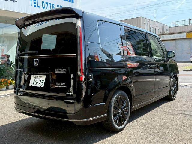 ステップワゴン ｅＨＥＶスパーダプレミアムラインブラックエディション　バックカメラ　フロントカメラ　クリアランスソナー　オートクルーズコントロール　レーンアシスト　衝突被害軽減システム　両側電動スライドドア　オートライト　ＬＥＤヘッドランプ　スマートキー　シートヒーター（15枚目）
