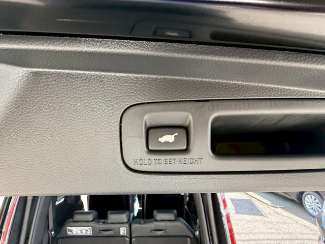 ステップワゴン ｅＨＥＶスパーダプレミアムラインブラックエディション　バックカメラ　フロントカメラ　クリアランスソナー　オートクルーズコントロール　レーンアシスト　衝突被害軽減システム　両側電動スライドドア　オートライト　ＬＥＤヘッドランプ　スマートキー　シートヒーター（32枚目）