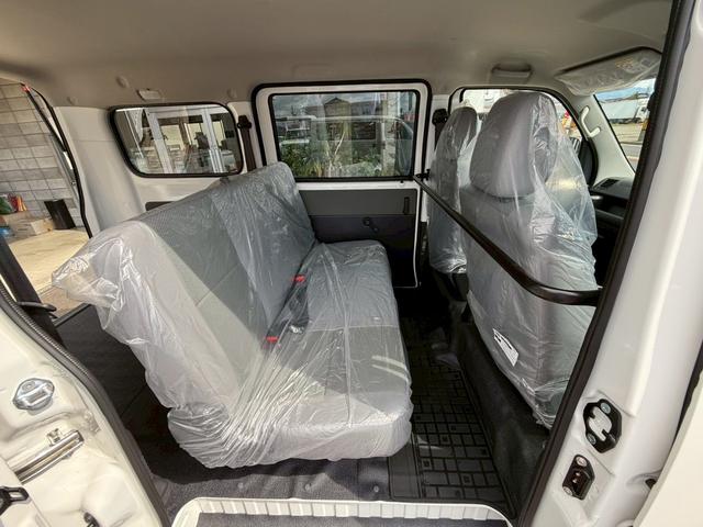 タウンエースバン ＧＬ　４ＷＤ　登録済未使用車　フロアマット（スタンダード）　クリアランスソナー　衝突被害軽減システム　両側スライドドア　オートライト　アイドリングストップ　ＡＢＳ　ＥＳＣ（9枚目）