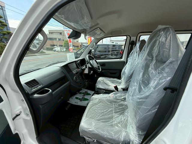 タウンエースバン ＧＬ　４ＷＤ　登録済未使用車　フロアマット（スタンダード）　クリアランスソナー　衝突被害軽減システム　両側スライドドア　オートライト　アイドリングストップ　ＡＢＳ　ＥＳＣ（11枚目）