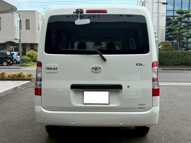 タウンエースバン ＧＬ　４ＷＤ　登録済未使用車　フロアマット（スタンダード）・バイザー付　クリアランスソナー　衝突被害軽減システム　両側スライドドア　アイドリングストップ　ＥＳＣ　　運転席エアバッグ　助手席エアバッグ（15枚目）