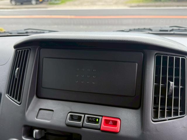 タウンエースバン ＧＬ　４ＷＤ　登録済未使用車　フロアマット（スタンダード）・バイザー付　クリアランスソナー　衝突被害軽減システム　両側スライドドア　アイドリングストップ　ＥＳＣ　　運転席エアバッグ　助手席エアバッグ（24枚目）