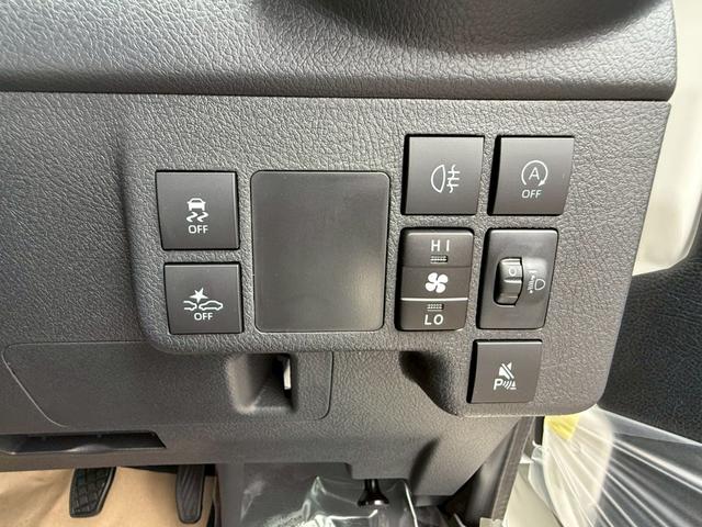 タウンエースバン ＧＬ　４ＷＤ　登録済未使用車　フロアマット（スタンダード）・バイザー付　クリアランスソナー　衝突被害軽減システム　両側スライドドア　アイドリングストップ　ＡＢＳ　ＥＳＣ　運転席エアバッグ　助手席エアバッグ（8枚目）