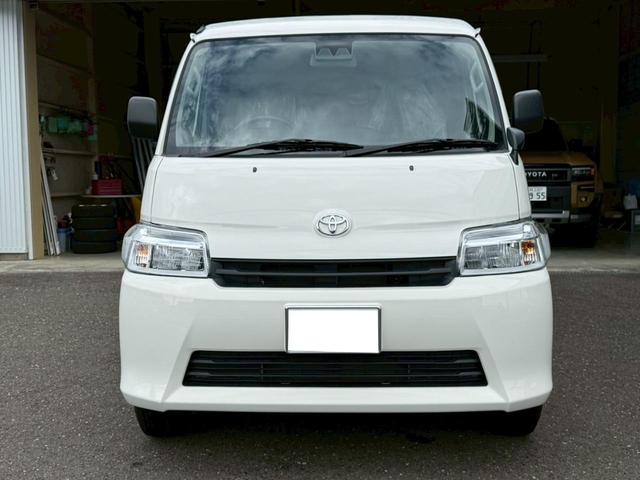 タウンエースバン ＧＬ　４ＷＤ　登録済未使用車　フロアマット（スタンダード）・バイザー付　クリアランスソナー　衝突被害軽減システム　両側スライドドア　アイドリングストップ　ＡＢＳ　ＥＳＣ　運転席エアバッグ　助手席エアバッグ（12枚目）