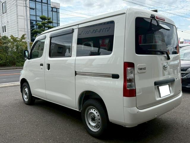 タウンエースバン ＧＬ　４ＷＤ　登録済未使用車　フロアマット（スタンダード）・バイザー付　クリアランスソナー　衝突被害軽減システム　両側スライドドア　アイドリングストップ　ＡＢＳ　ＥＳＣ　運転席エアバッグ　助手席エアバッグ（25枚目）