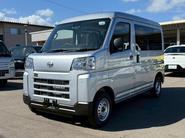ハイゼットカーゴ ＤＸ　ＳＡＩＩＩ　４ＷＤ　届出済未使用車　衝突被害軽減システム　クリアランスソナー　両側スライドドア　アイドリングストップ　ＥＳＣ　エアコン　パワーステアリング　運転席エアバッグ　助手席エアバッグ（9枚目）
