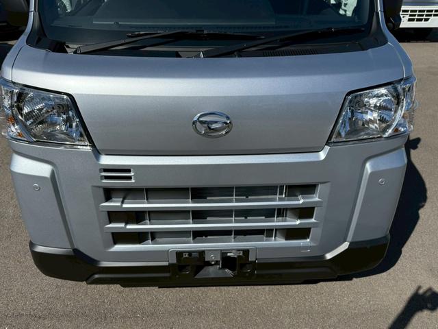 ハイゼットカーゴ ＤＸ　ＳＡＩＩＩ　４ＷＤ　届出済未使用車　衝突被害軽減システム　クリアランスソナー　両側スライドドア　アイドリングストップ　ＥＳＣ　エアコン　パワーステアリング　運転席エアバッグ　助手席エアバッグ（18枚目）
