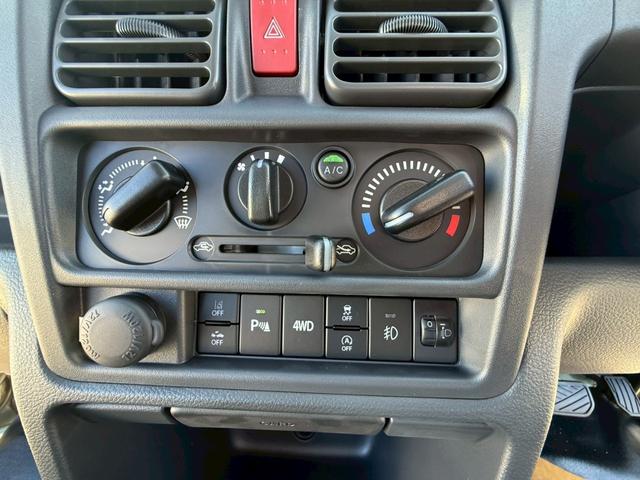 スーパーキャリイ X 4WD 届出済未使用車 AT 衝突被害軽減システム クリアランスソナー レーンアシスト アイドリングストップ 電動格納ミラー オートライト ESC(4枚目)