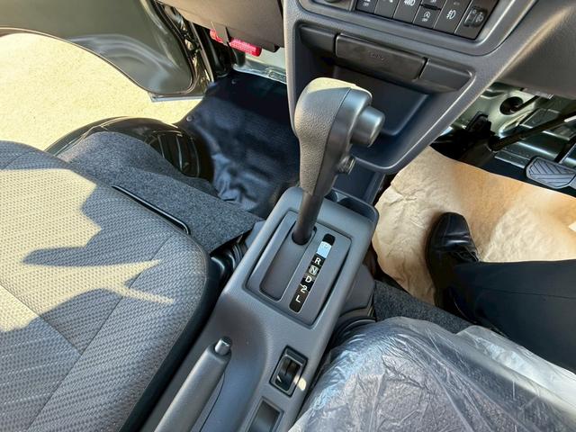 スーパーキャリイ X 4WD 届出済未使用車 AT 衝突被害軽減システム クリアランスソナー レーンアシスト アイドリングストップ 電動格納ミラー オートライト ESC(5枚目)