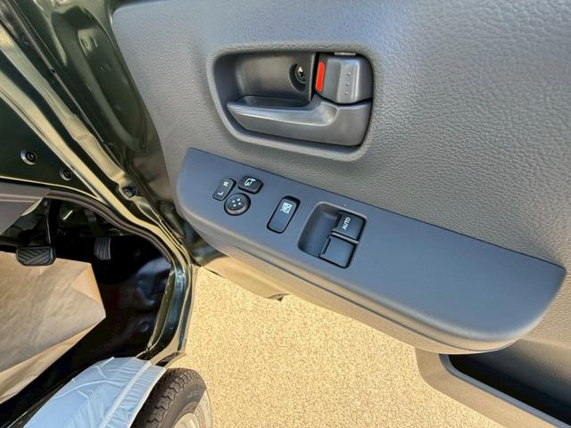 スーパーキャリイ X 4WD 届出済未使用車 AT 衝突被害軽減システム クリアランスソナー レーンアシスト アイドリングストップ 電動格納ミラー オートライト ESC(7枚目)