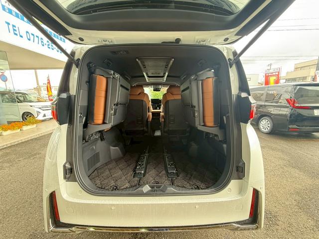 ヴェルファイア Z プレミア 13.2インチディスプレイオーディオ 全周囲カメラ ユニバーサルステップ フロアマット クリアランスソナー オートクルーズ 衝突被害軽減システム LEDヘッドランプ サンルーフ 電動リアゲート(19枚目)