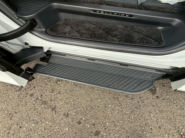 ヴェルファイア Z プレミア 13.2インチディスプレイオーディオ 全周囲カメラ ユニバーサルステップ フロアマット クリアランスソナー オートクルーズ 衝突被害軽減システム LEDヘッドランプ サンルーフ 電動リアゲート(29枚目)