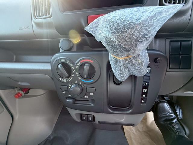 エブリイ ジョイン　４ＷＤ　ＣＶＴ　衝突被害軽減システム　クリアランスソナー　レーンアシスト　両側スライドドア　キーレスエントリー　アイドリングストップ　ＬＥＤヘッドランプ　盗難防止システム　ＡＢＳ　ＥＳＣ（5枚目）