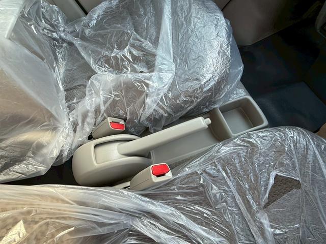 エブリイ ジョイン　４ＷＤ　ＣＶＴ　衝突被害軽減システム　クリアランスソナー　レーンアシスト　両側スライドドア　キーレスエントリー　アイドリングストップ　ＬＥＤヘッドランプ　盗難防止システム　ＡＢＳ　ＥＳＣ（6枚目）