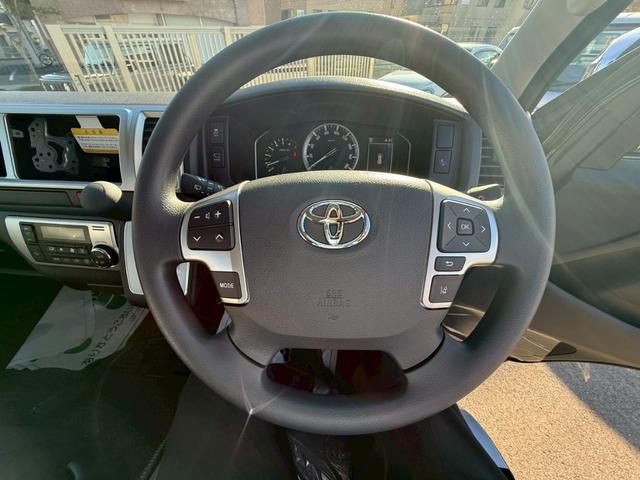 ハンドルの状態が悪いと運転に集中できませんよね。こちらの車、お気軽にお問い合わせください。