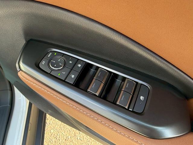 ＬＢＸ リラックス　純正ディスプレイオーディオ　全周囲カメラ　フルセグＴＶ　クリアランスソナー　オートクルーズ　レーンアシスト　パワーシート　パークアシスト　衝突被害軽減システム　オートライト　ＬＥＤヘッドランプ（24枚目）