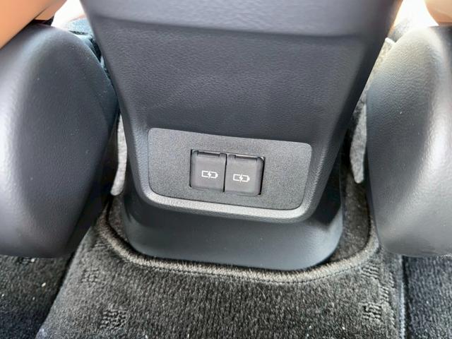 ＬＢＸ リラックス　純正ディスプレイオーディオ　全周囲カメラ　フルセグＴＶ　クリアランスソナー　オートクルーズ　レーンアシスト　パワーシート　パークアシスト　衝突被害軽減システム　オートライト　ＬＥＤヘッドランプ（32枚目）