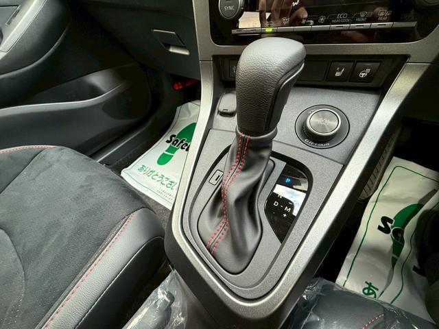 GRヤリス RZ ハイパフォーマンス 4WD GR-DAT サブラジエーター コールドワインテークダクト付 ブレーキダクト ナビパッケージ シートヒーター ステアリングヒーター コンフォートパッケージ 寒冷地仕様 カーボンルーフ(7枚目)