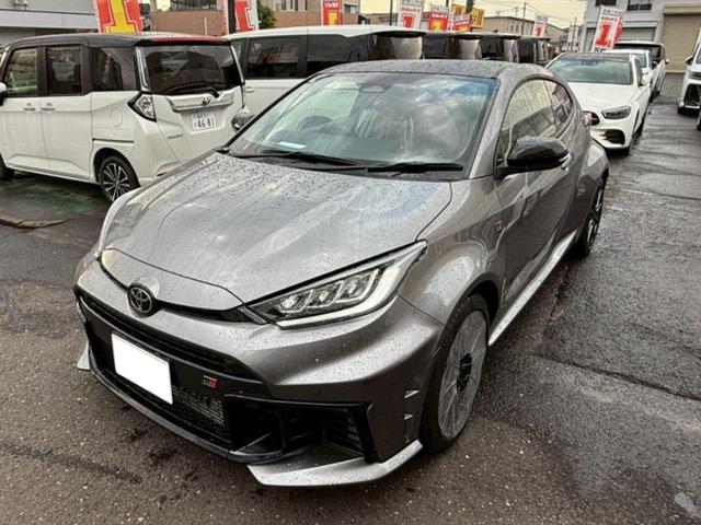 GRヤリス RZ ハイパフォーマンス 4WD GR-DAT サブラジエーター コールドワインテークダクト付 ブレーキダクト ナビパッケージ シートヒーター ステアリングヒーター コンフォートパッケージ 寒冷地仕様 カーボンルーフ(12枚目)