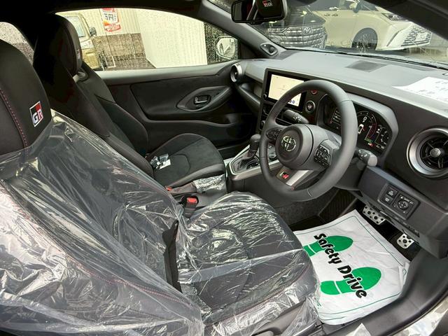 GRヤリス RZ ハイパフォーマンス 4WD GR-DAT サブラジエーター コールドワインテークダクト付 ブレーキダクト ナビパッケージ シートヒーター ステアリングヒーター コンフォートパッケージ 寒冷地仕様 カーボンルーフ(28枚目)